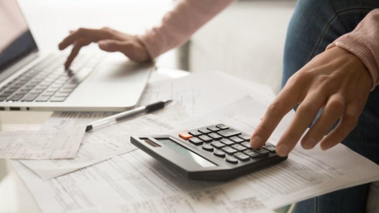 Cinc consells per estalviar 2.900 euros en la declaració de la renda
