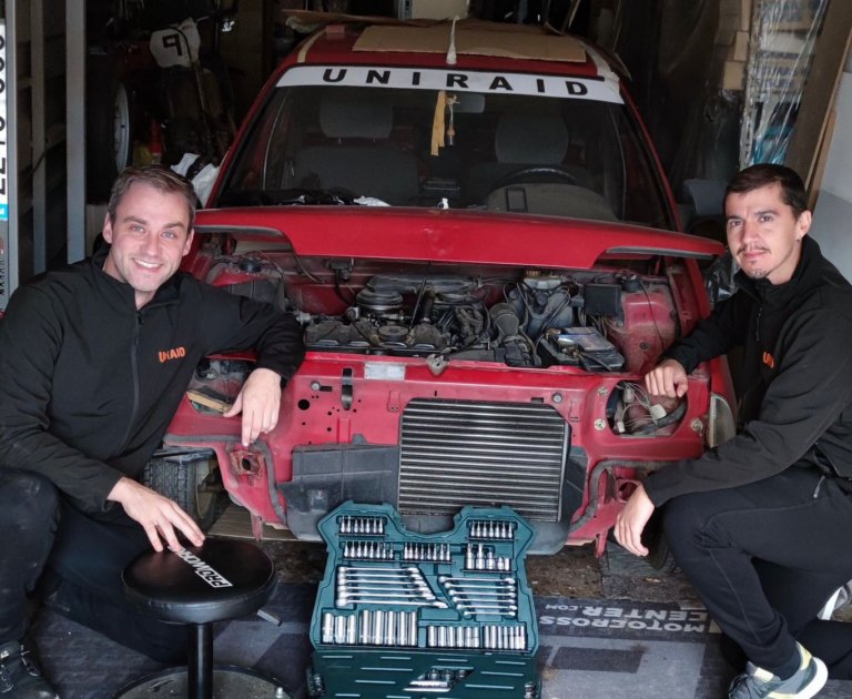 Creuar el desert amb un Citroën AX: el ral·li solidari de dos badalonins