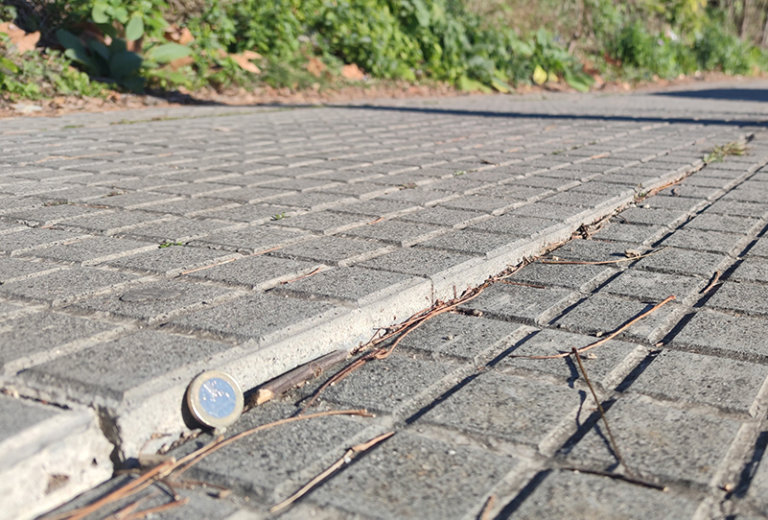 La problemàtica de les voreres a Badalona: greu caiguda d’un veí