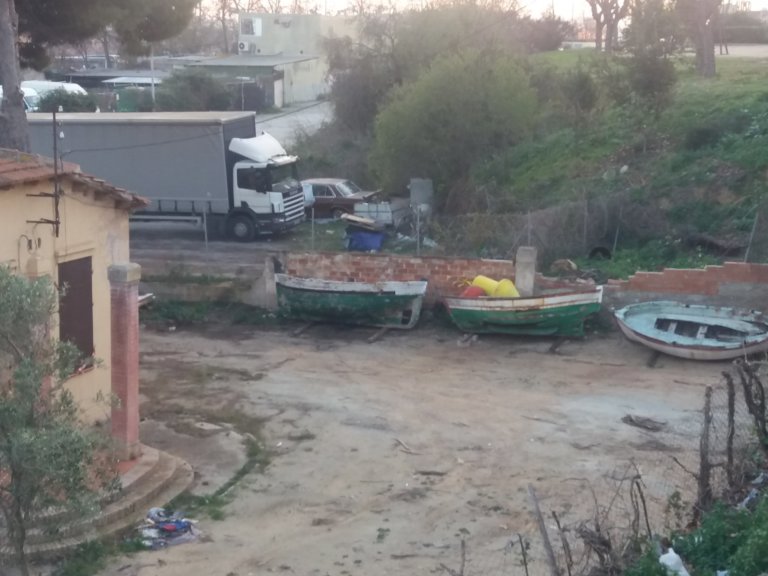 Barques en mal estat i abandonades a Bonavista