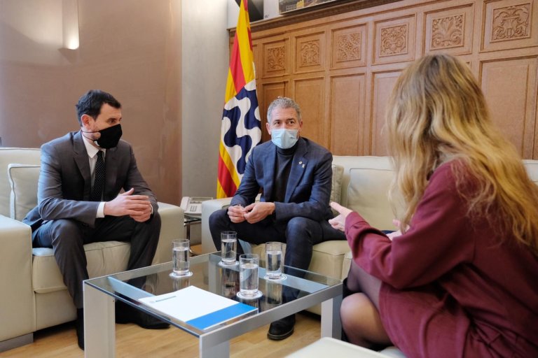 El conseller d’Educació de la Generalitat visita Badalona