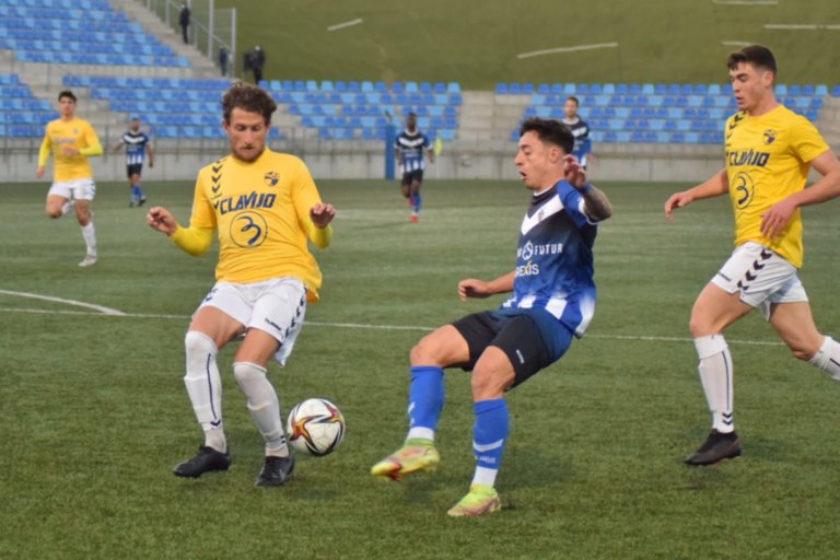 Un maleït penal al temps afegit glaça el Badalona (1-1)