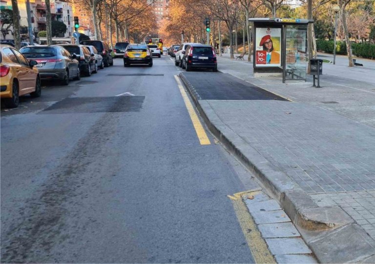 Badalona millora l’accessibilitat en diverses parades d’autobús