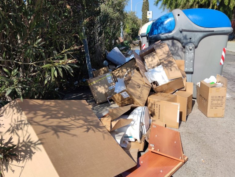 Abocament de residus procedents de polígons en contenidors de Pomar