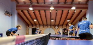 El CTT Badalona potencia el tennis taula amb la seva escola d’adults