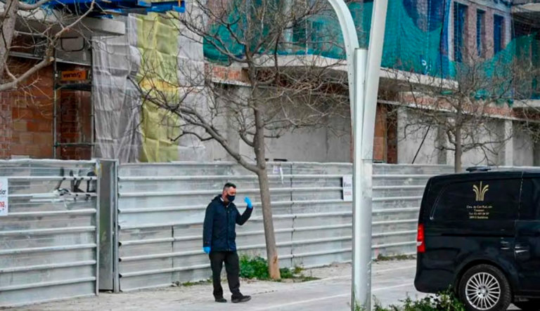 Troben un home mort en una obra de Badalona