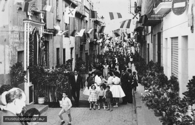 Un viatge per la història de les Festes de Maig
