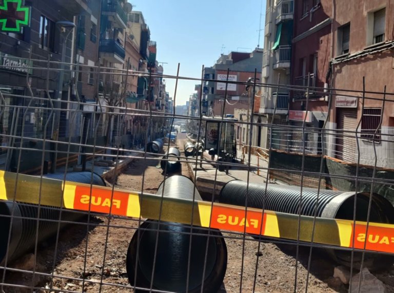 El risc pels operaris, motiu de l’aturada d’obres al carrer Pau Piferrer segons l’empresa