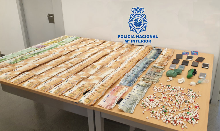 2 quilos de cocaïna i 200.000€: cau una banda que operava a Badalona