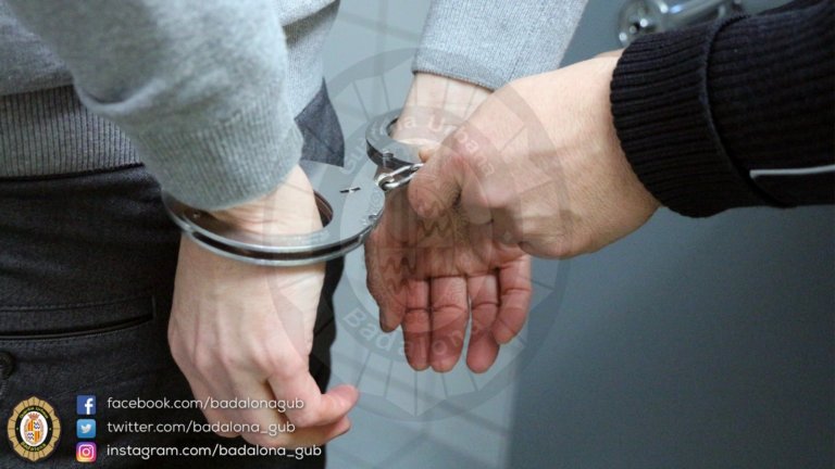 Detinguda una banda que robava pisos amb els inquilins a dins