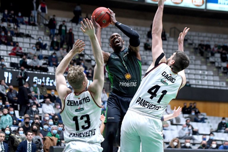La primera posició a Europa, a tocar (65-50)