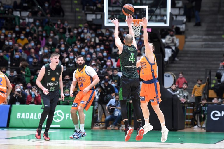 La Penya que volíem gaudir dinamita davant el Valencia Basket (76-68)