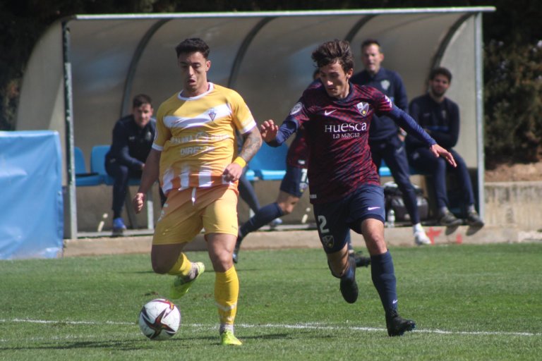 El Badalona salva un punt contra el Huesca B (3-3)