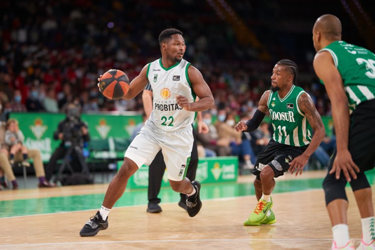 La cinquena seguida de la Penya arriba a San Pablo (66-77)