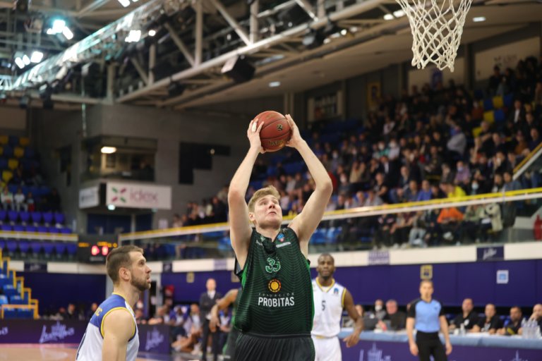 La primera posició de la Penya a Europa haurà d’esperar (86-78)