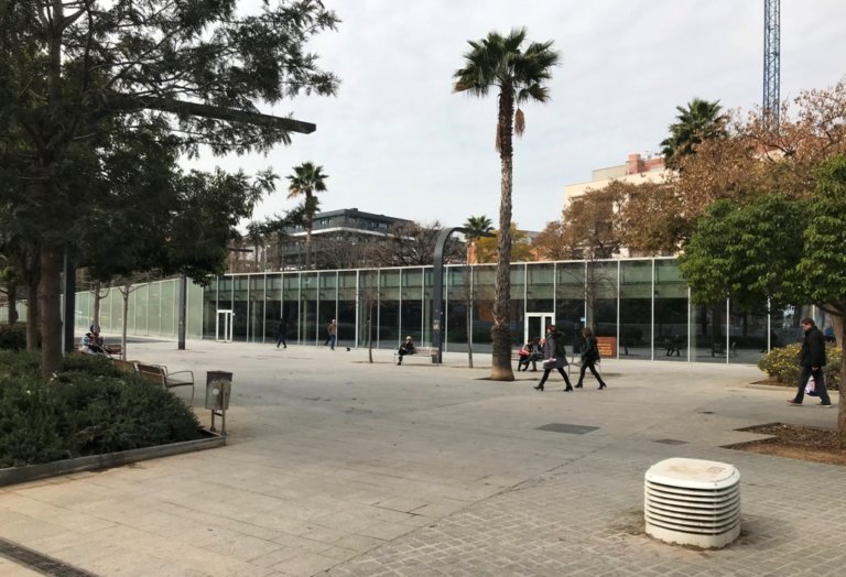 L’Ajuntament de Badalona instal·la un punt d’ajut humanitari per a Ucraïna 