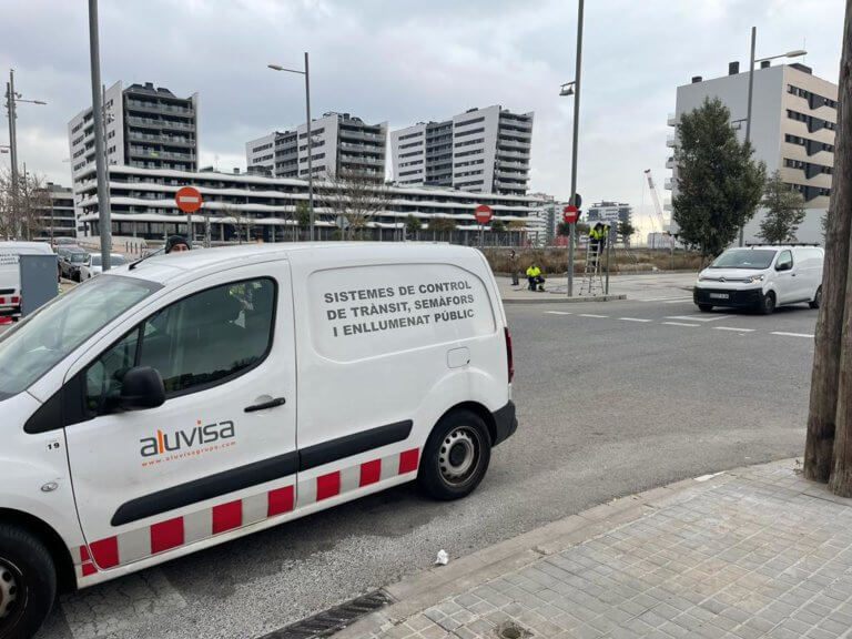 Nous semàfors per eliminar una cruïlla perillosa a Badalona