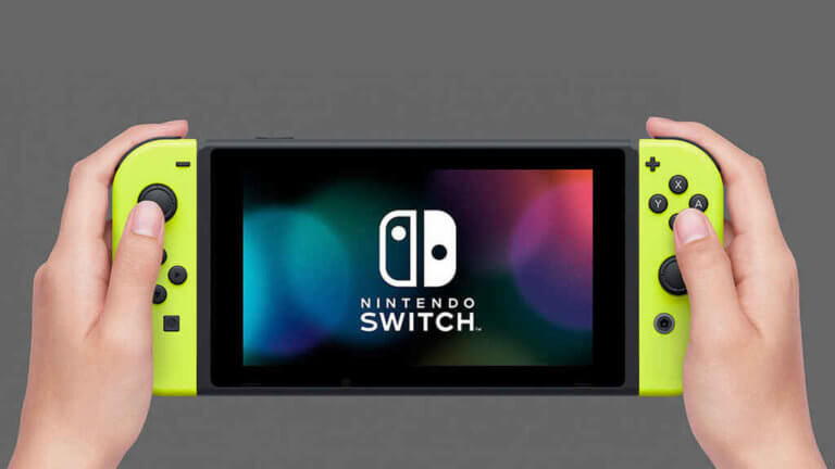 Entren a robar a casa amb ells dins i els prenen la Nintendo Switch