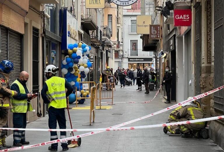 El Carrer del Mar, tallat per una fuita de gas