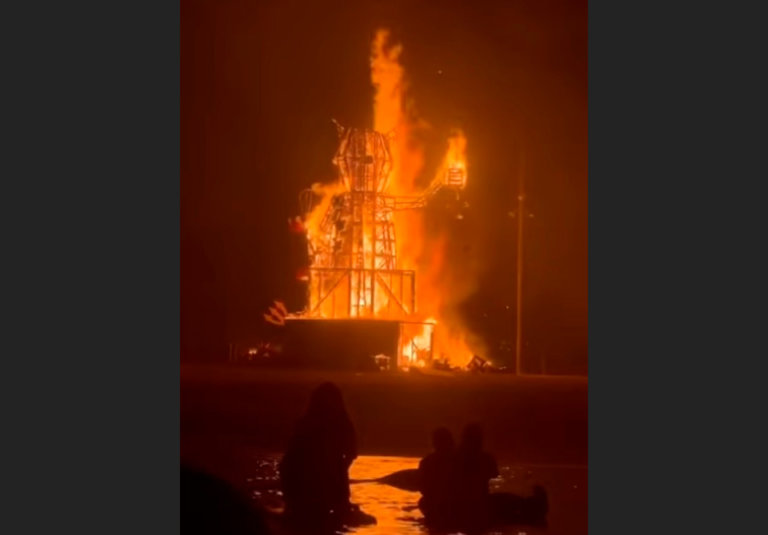 Així es va veure la Cremada del Dimoni des del mar (VÍDEO)