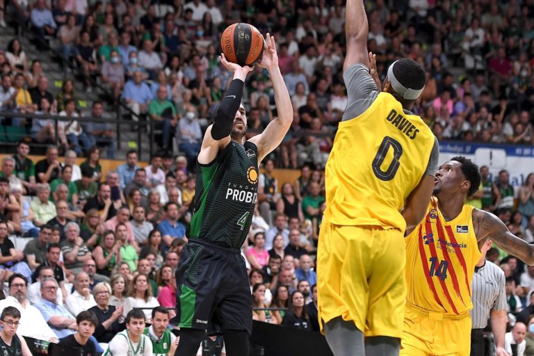 Alè de l’Olímpic i esforç verd-i-negre amb derrota (77-83)