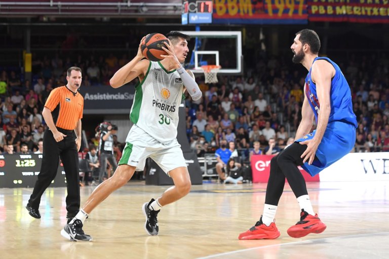 Clara derrota de la Penya a l’estrena al Palau (89-72)