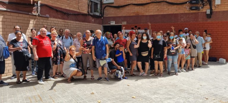 Els serveis socials alternatius: quatre jubilats atenen a 700 famílies de la ciutat