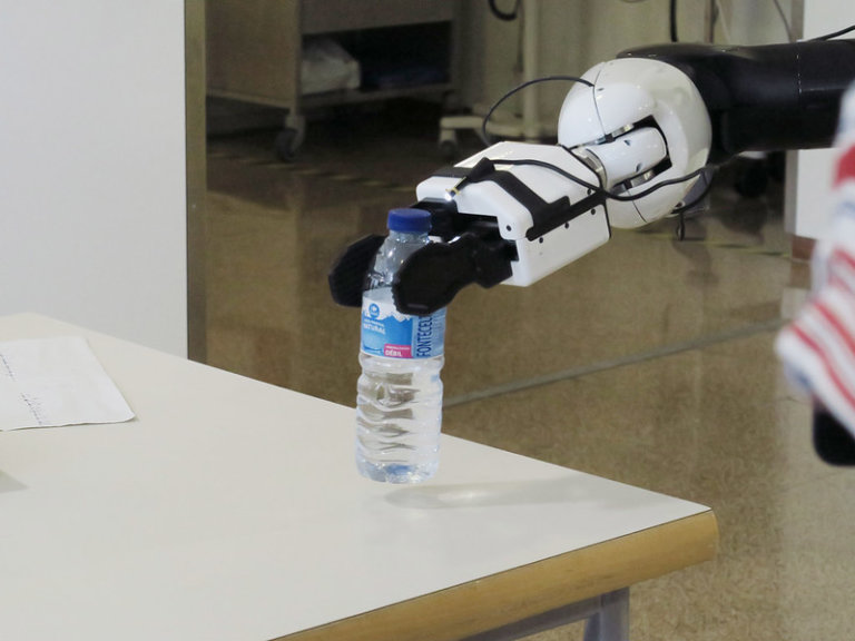 Badalona participa en un projecte pilot per a introduir la robòtica a l’entorn sanitari