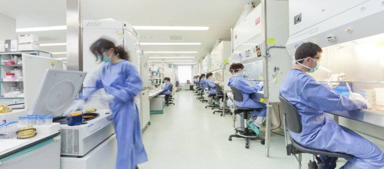 El tercer cas de curació de VIH en el món ha estat coordinat i estudiat a Badalona