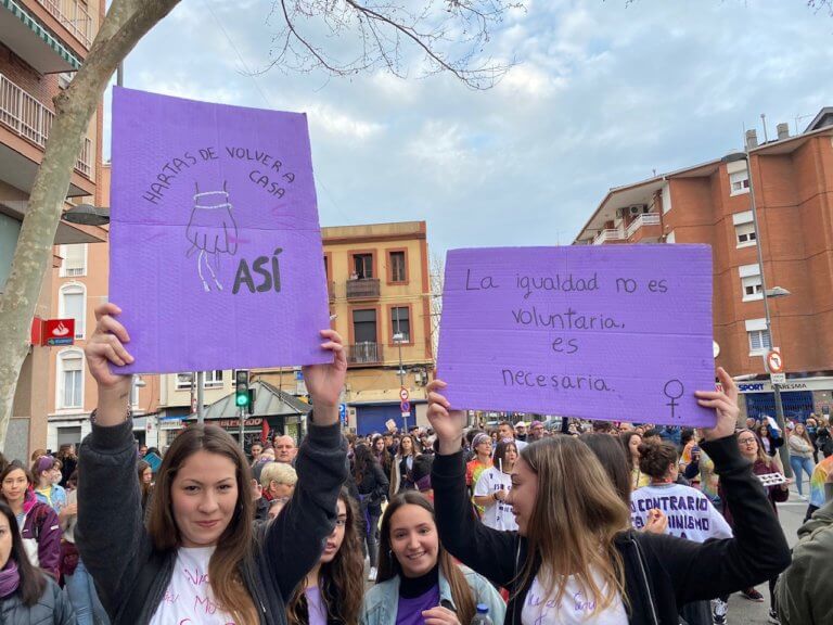 La Comissió 8M de Badalona convoca una manifestació “transfeminista i antiracista” el proper 8 de març