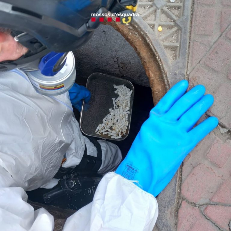 Desmantellat un punt de venda de droga que estava actiu les 24 hores del dia a Badalona