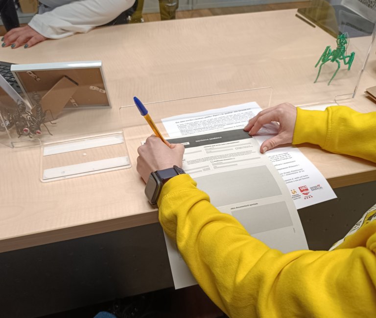 La comunitat educativa pública de Badalona denúncia problemes de manteniments i una “improvisació en la planificació escolar”