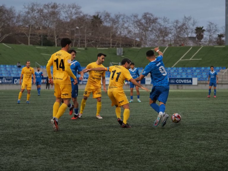 El Badalona no pot amb el líder (0-2)