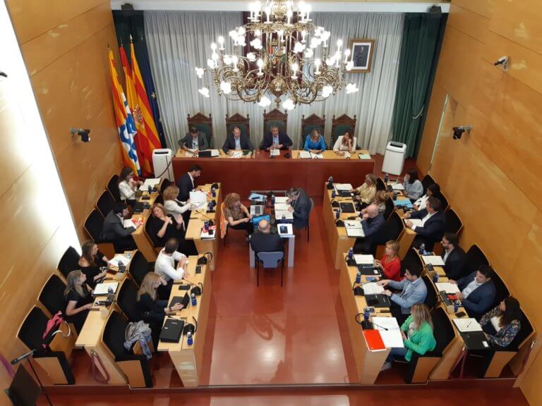 El govern local promet posar 35 “pingüins” a les escoles bressol a principis de juliol