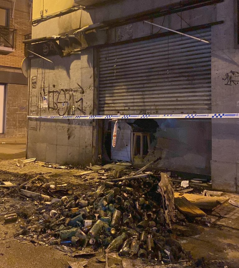 Nova crema de contenidors a Badalona al voltant de la Plaça Nova