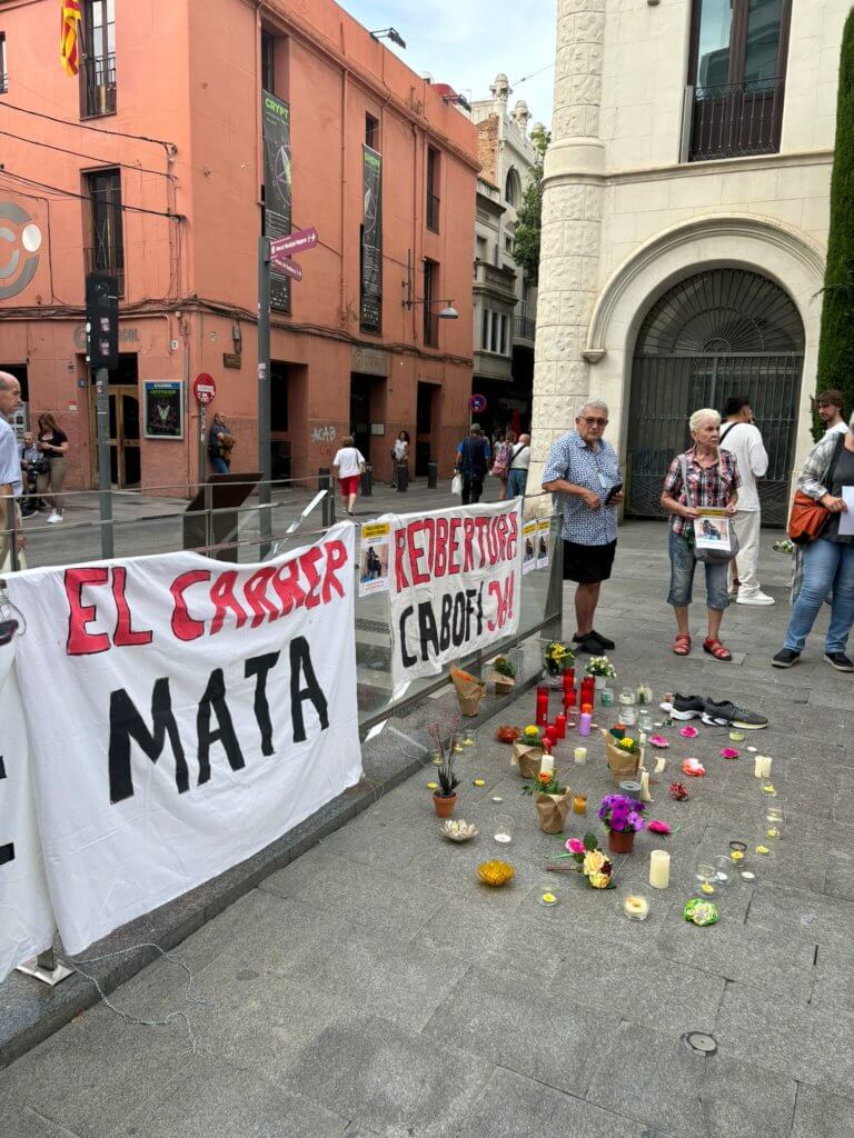REPORTATGE l Albiol llegeix en el Ple un informe mèdic d’un sense sostre mort