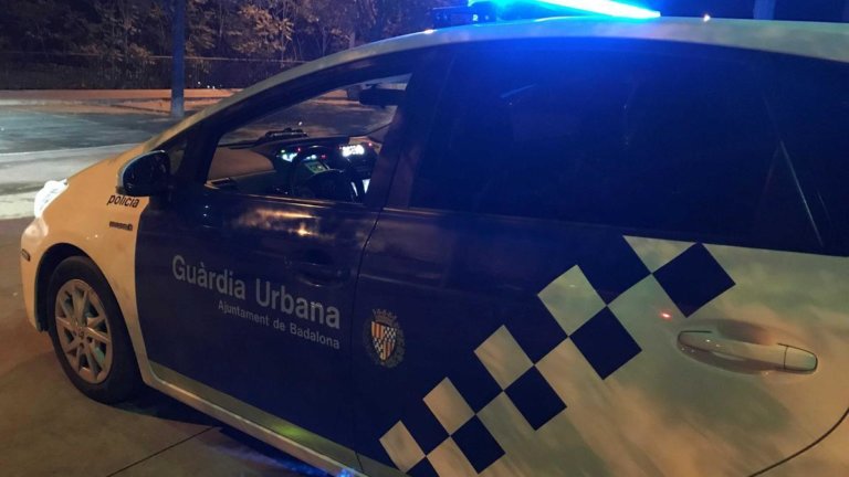 El PSC de Badalona demana una patrulla de la Guàrdia Urbana 24 hores davant l’antiga escola Lola Anglada