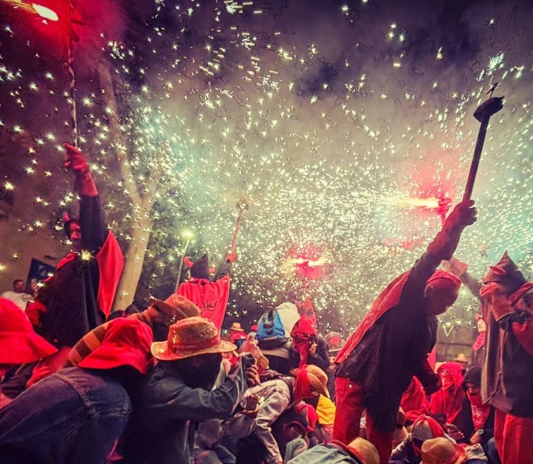 Sense foc no hi ha festa! Conegueu qui la fa possible en l’exposició que hi ha a El Carme