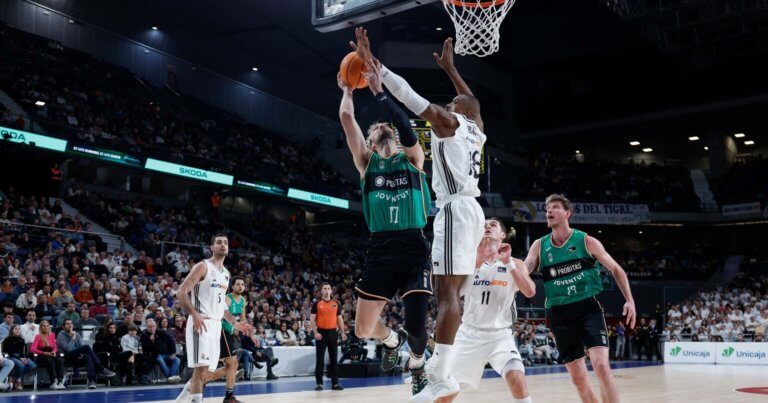 Un últim parcial condemna la Penya a Madrid