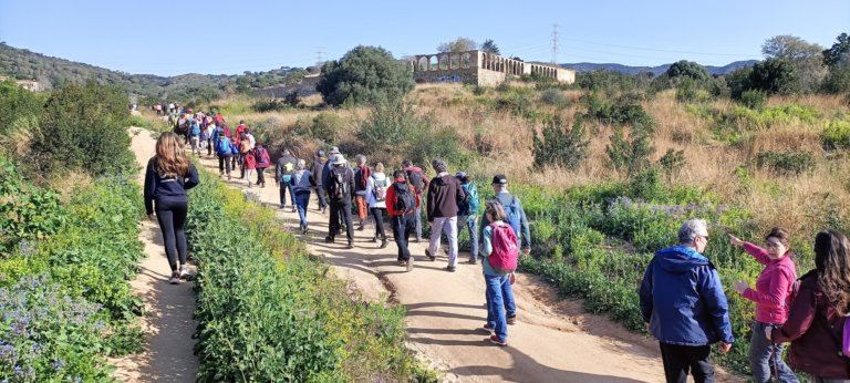El moviment en defensa dels caminis llença una campanya de micromecenatge després de l’èxit de la caminada reivindicativa