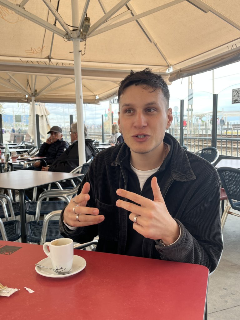 “Avui, a casa, penso deixar-me anar i gaudir del concert al Passeig Marítim”