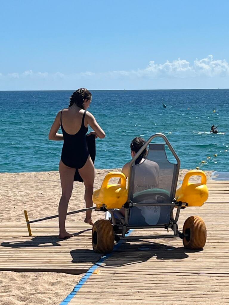 El Guttmann trasllada el gimnàs a la platja, en el marc dels actes del 60è aniversari