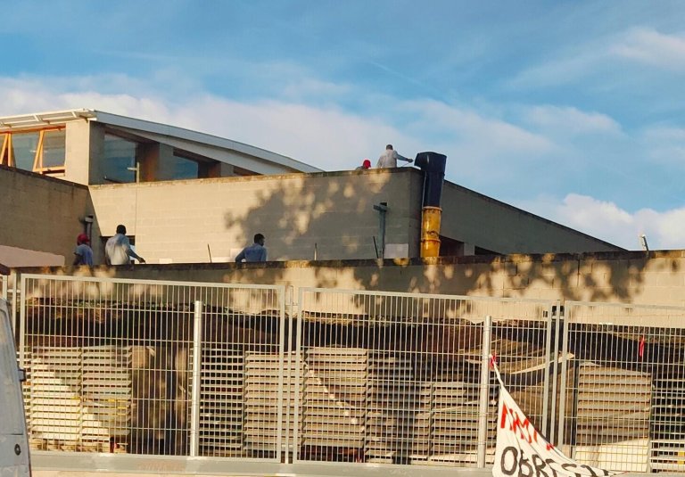 L’escola Salvador Espriu  inicia el curs amb el repte de conviure amb les obres de la coberta