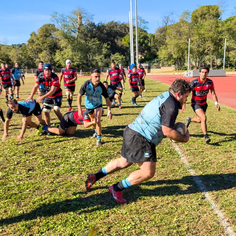 El masculí del Rugby Club Badalona tomba el líder i el femení dona bones sensacions
