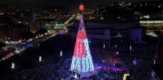 Un espectacle de circ i acrobàcies aèries encendrà dissabte el con metàl·lic de Nadal
