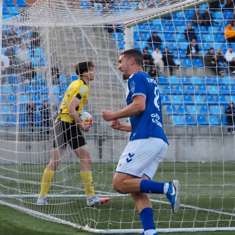 El Badalona es queda a les portes de recuperar el lideratge (3-1)