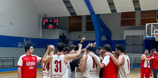 Cara i creu de l’Ademar en dos finals ajustats contra Vic i Samà Vilanova