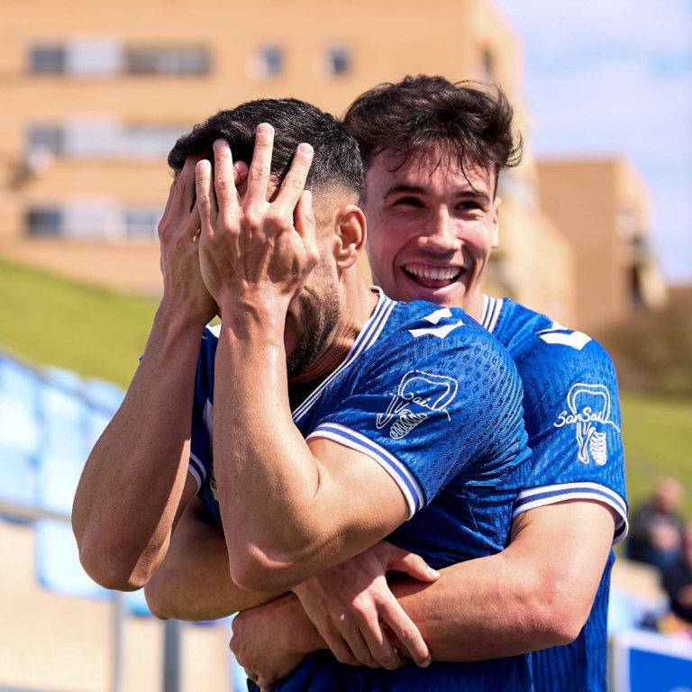 El Badalona aprofita la superioritat numèrica per guanyar clarament al Vilanova (3-0