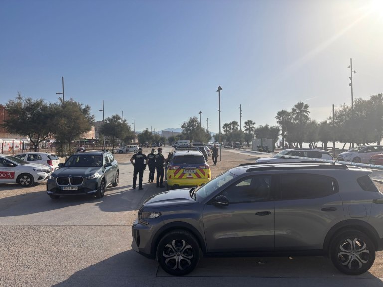 Adéu definitiu a l’aparcament de la platja davant de l’estació de Renfe, qualificat com a zona verda