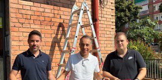 Comença la renovació de les plaques de carrers i places de la ciutat
